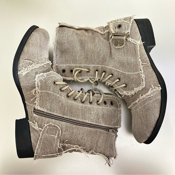 Claudia Ghizzani Frayed Canvas Combat Boots Size 38 Beige/Tan Lace-Up Ankle Zip - Picture 2 of 7